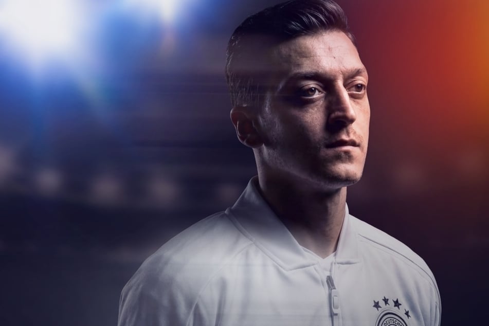 Die neue ZDF-Doku "Mesut Özil - zu Gast bei Freunden" wirft nochmal einen Blick auf die Ereignisse, die im Nationalelf-Rücktritt des früheren Weltklasse-Spielmachers gipfelten.
