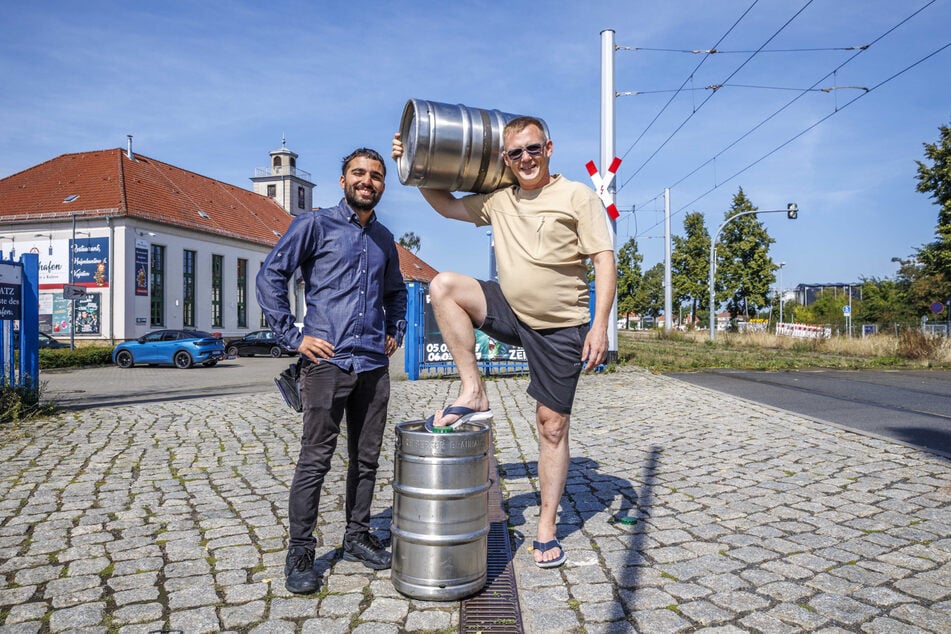 Sabahattin Teke (25, l.) und Thomas Kian-Zenker (42) haben schon mal Bier im Alberthafen eingelagert.
