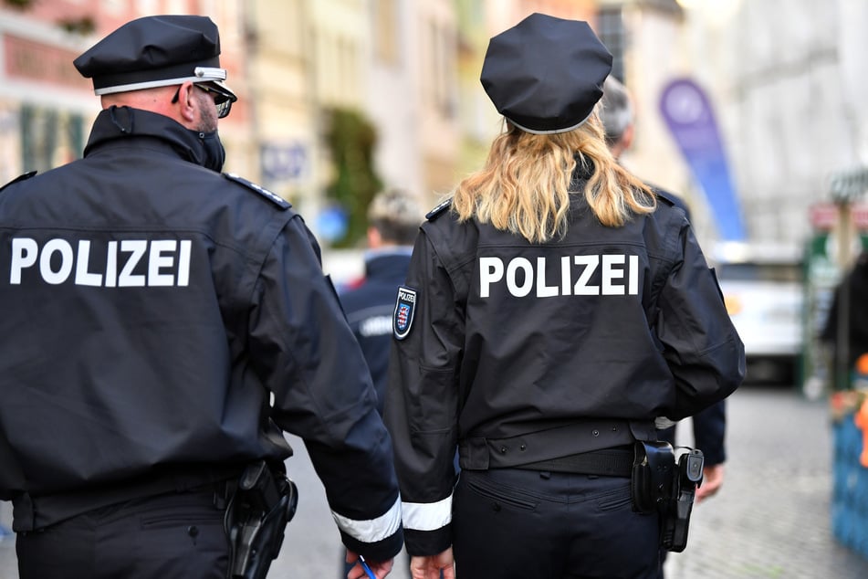 Bei der Thüringer Polizei ist kaum jeder sechste Führungsdienstposten mit einer Frau besetzt. Das geht aus der Antwort des Innenministeriums auf eine Kleine Anfrage des Linken-Abgeordneten Sascha Bilay (44) hervor.