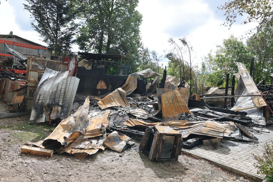 Die Ermittler gehen weiter davon aus, dass die Explosionen vorsätzlich herbeigeführt worden.