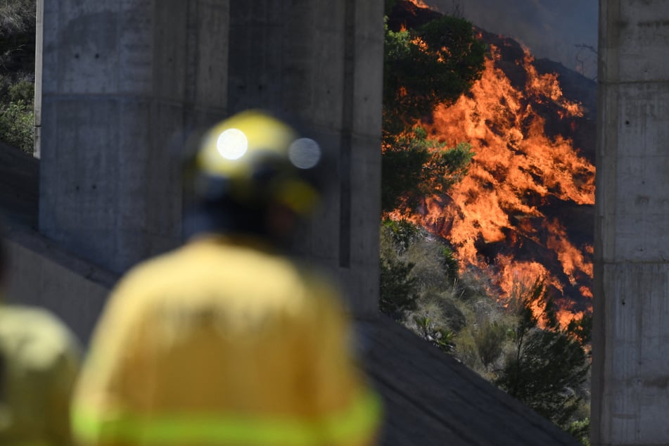 Tödlicher Waldbrand in Spanien: Feuerwehr im "Angriffsmodus"