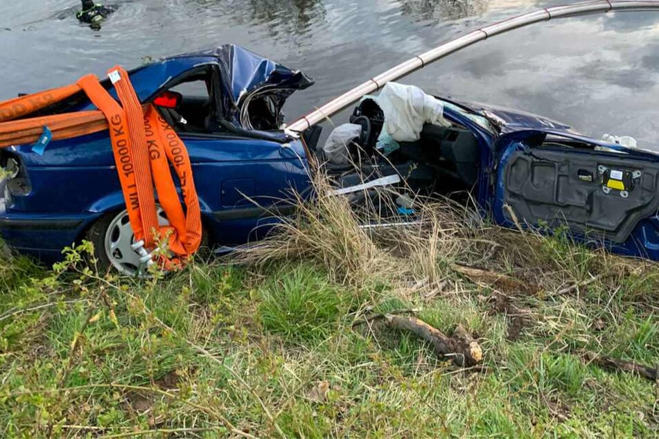 Fahrer (†43) stirbt nach tragischem Unfall in Elbe-Nebenarm: Verursacher meldet sich bei Polizei