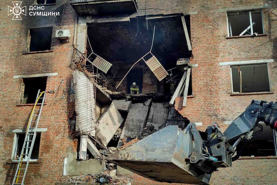 In Konotop sind russische Drohnen in mehrere Gebäude eingeschlagen.