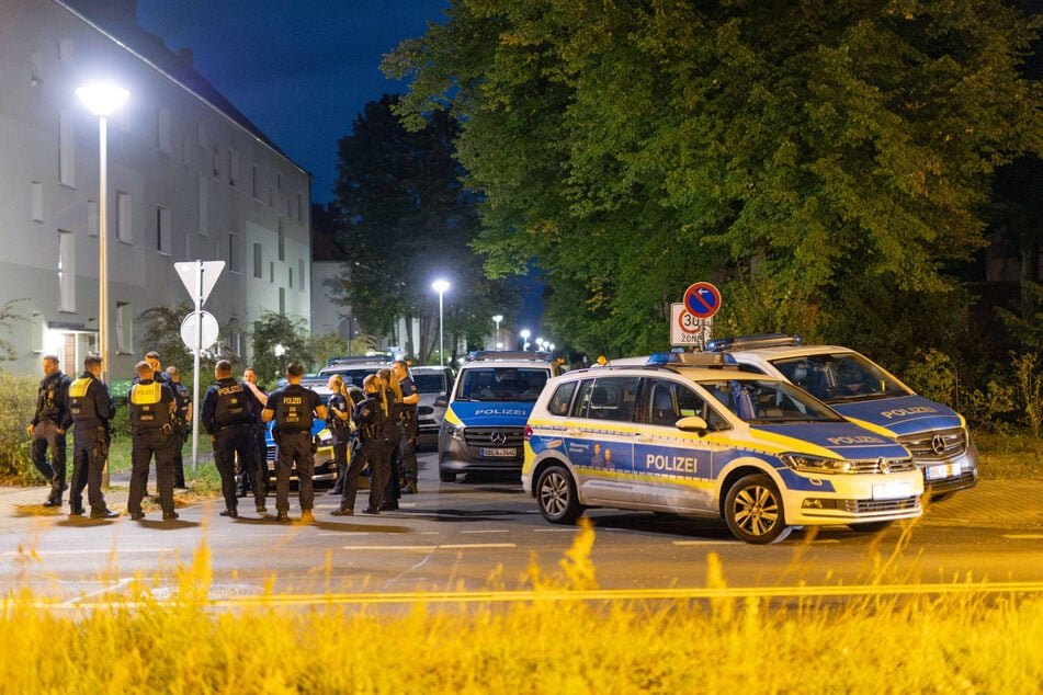Über Stunden suchte die Polizei nach weiteren Beteiligten.