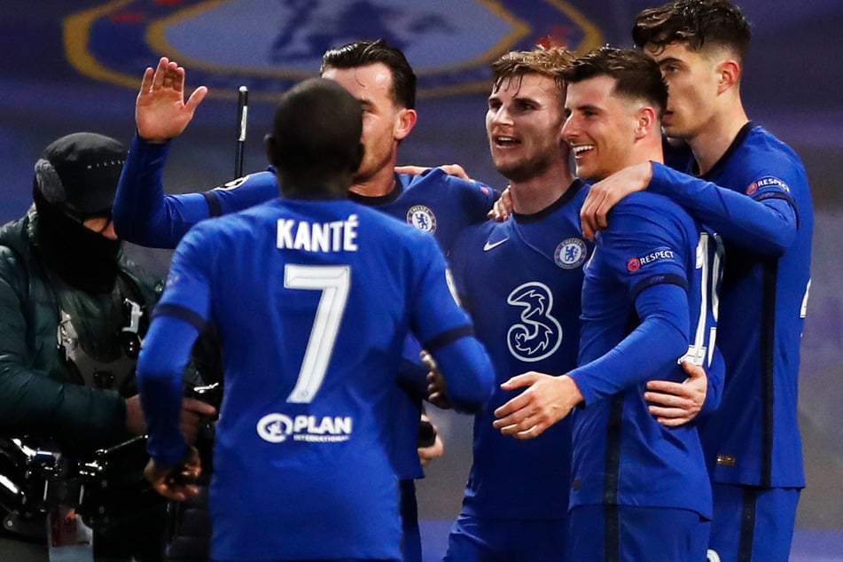 Jubel bei Timo Werner (3.v.r.): Der pfeilschnelle Angreifer brachte den FC Chelsea nach einem Lattenschuss von Kai Havertz (r.) mit 1:0 gegen Real Madrid in Führung.