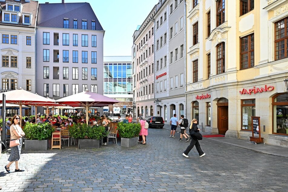 Zwischen "Vapiano" und Eiscafé "Sinfonia" eröffnet nächste Woche am Jüdenhof das "aça".