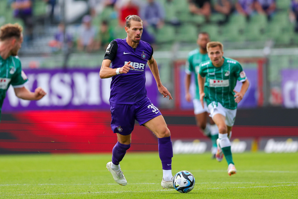 FSV-Spieler Maximilian Thiel (30) beim Match gegen Lübeck.