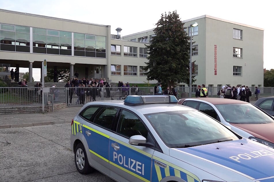 Seit am Dienstag eine Drohung an der Drömlingschule in Oebisfelde eingegangen war, überprüft die Polizei die Einrichtung.