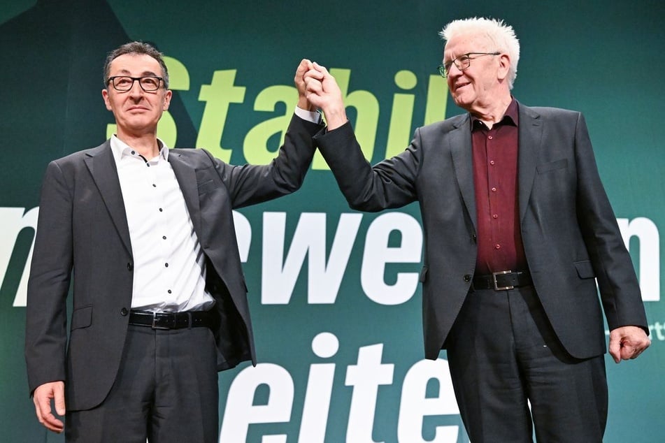 Bei der nächsten Wahl tritt der Langzeit-Regierungschef Winfried Kretschmann (77, Grüne) nicht mehr an. Grünen-Spitzenkandidat Cem Özdemir (60) will seinen Platz einnehmen.