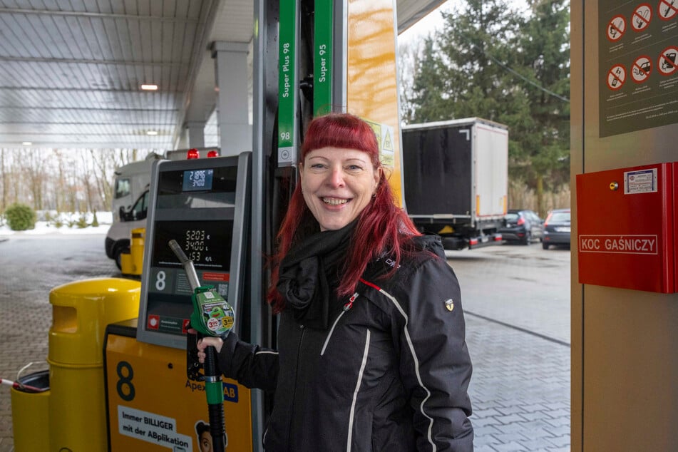 Für die Zittauerin Nicola (48) lohnt sich das Tanken in Polen fast immer.