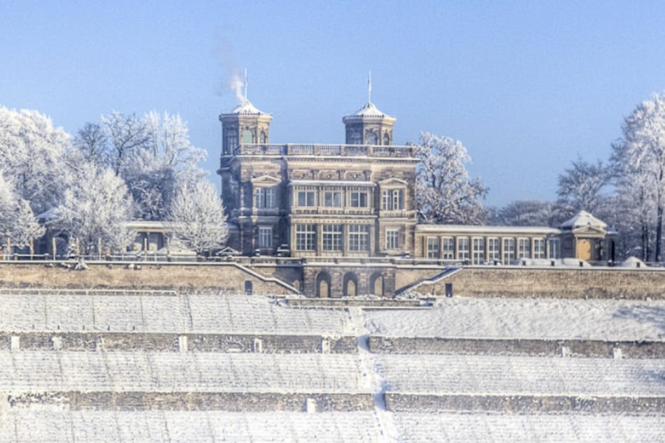 Zauber, Musik und Glühwein hoch über Dresden bei den Winterwelten auf dem Lingnerschloss.