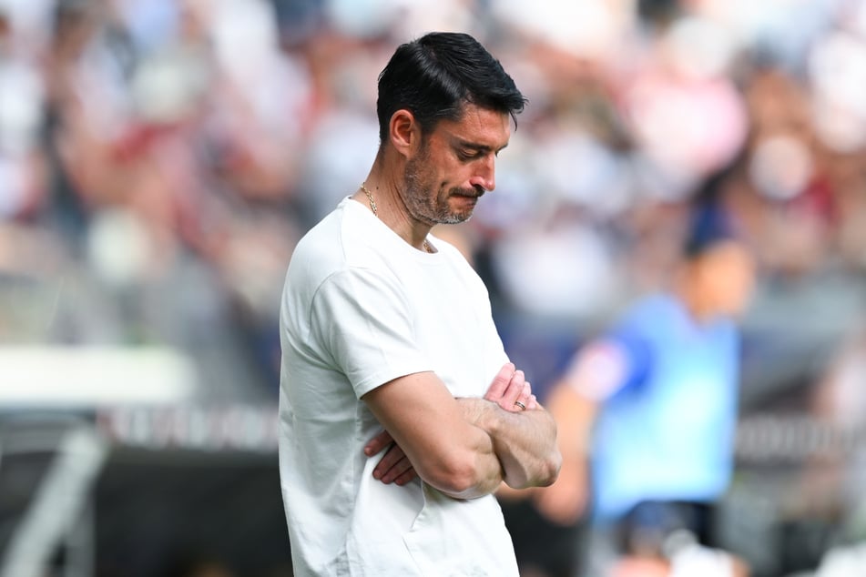 Ex-SGE-Cheftrainer Albert Riera (44) hat sich in einem aktuellen Interview erstmals seit seinem Aus bei Eintracht Frankfurt ausführlich zu Wort gemeldet.