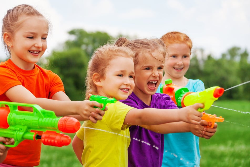Die Trinkwasserversorgung ist derzeit nicht in Gefahr, doch trotz der Hitze sollten Münchner sparsam bleiben. (Symbolbild)