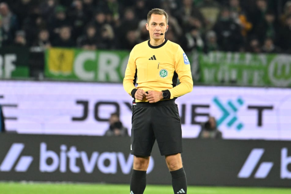 Schiedsrichter Robert Hartmann ebnete mit seiner zweifelhaften Elfmeter-Entscheidung den Weg zum Sieg für Bayer 04 Leverkusen.