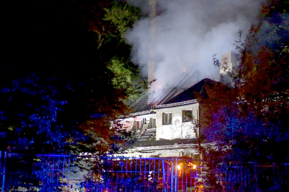 Wieder Feuer im alten Kinderkrankenhaus Weißensee!