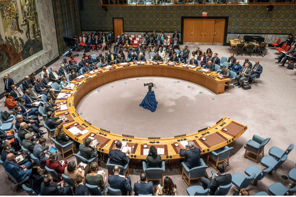 Trotz westlicher Zurückweisungen hält Russland an der Behauptung fest, Kiew wolle Moskau mit einer "schmutzigen Bombe" diskreditieren. Auch der UN-Sicherheitsrat befasste sich mit dem Vorwurf.