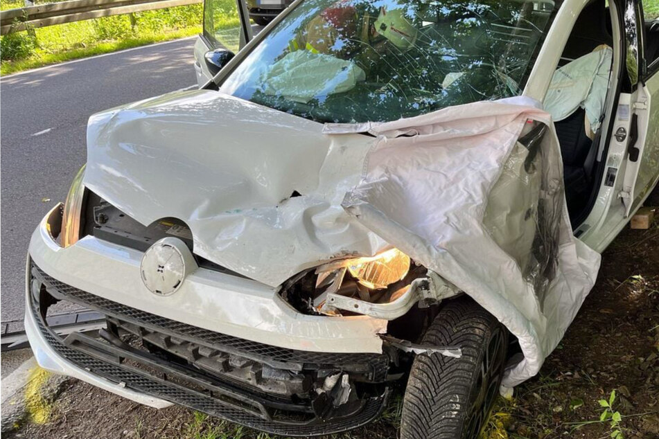 Vorfahrt missachtet: Zwei Schwerverletzte bei Unfall in Bergisch Gladbach!