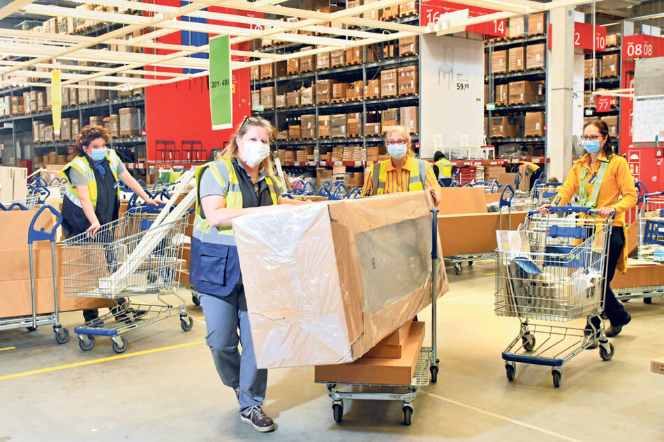 Der Ikea-Abholservice hält täglich bis zu 800 Bestellungen bereit.