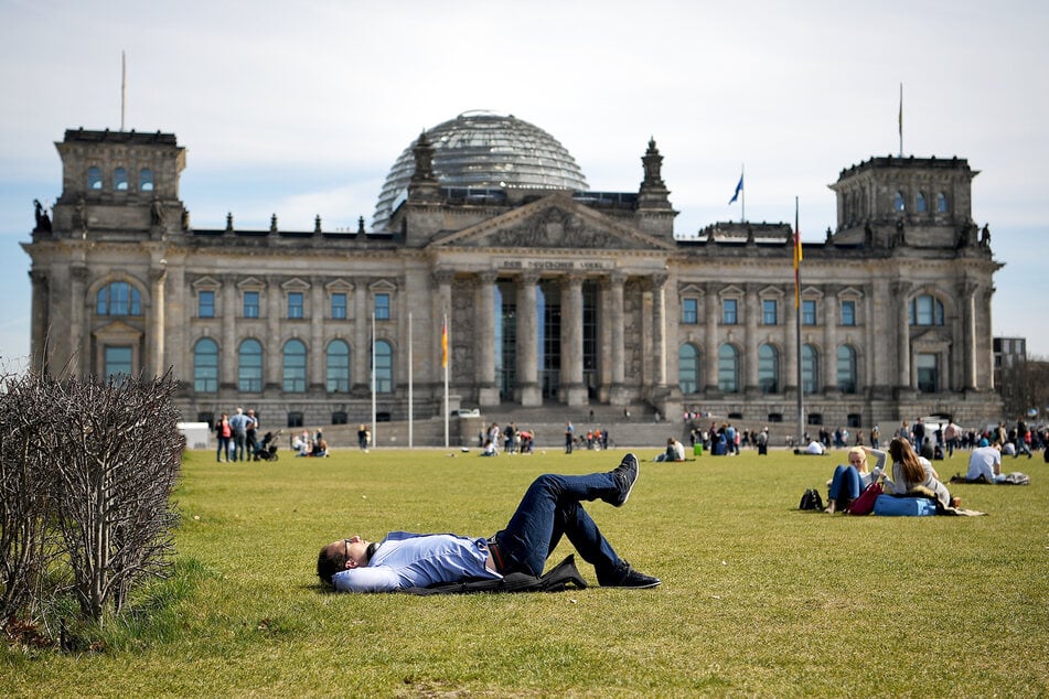 In diesem Jahr reisten offenbar viele Inlandstouristen zum Berliner Reichstag. Er landete in der Statistik auf Platz eins.