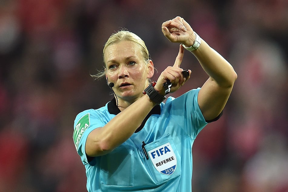 Ihre Zeit ist gekommen. Für das Supercup-Finale und das Ende ihrer Karriere: Bibiana Steinhaus (41).