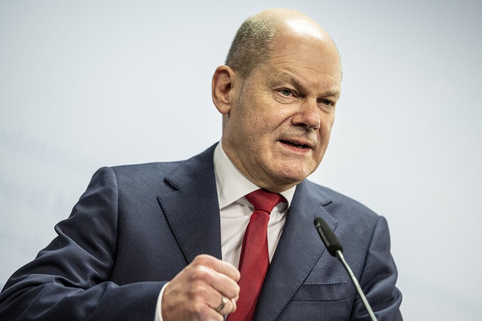 Olaf Scholz (62, SPD), Bundesfinanzminister, gibt vor dem virtuellen Treffen der Eurogruppe eine Pressekonferenz im Bundesfinanzministerium.