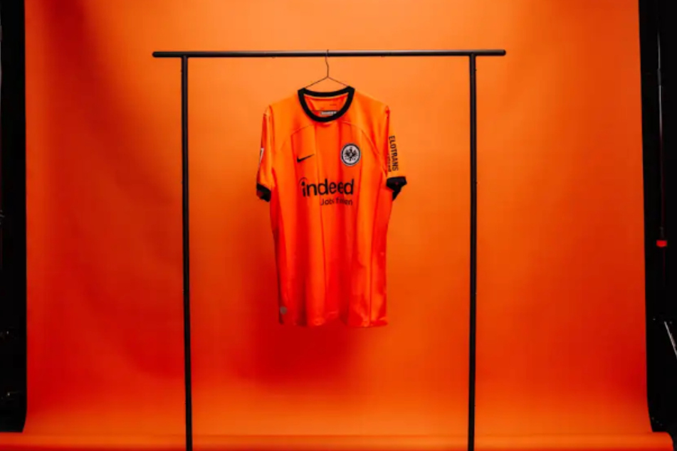 Das orangefarbene Ausweichtrikot wurden von den Eintracht-Fans äußerst unterschiedlich bewertet.