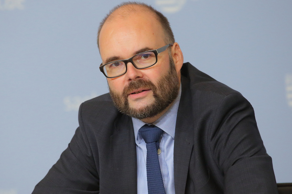 Kultusminister Christian Piwarz (48, CDU) fördert Alphabetisierungskurse bis 2027 mit insgesamt 14,1 Millionen Euro.