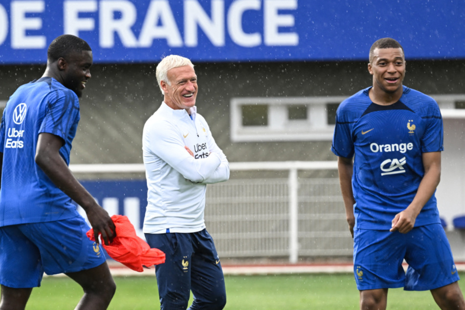 Im Moment befindet sich Kylian Mbappé (24, r.) mit der "Équipe Tricolore" auf Länderspielreise.