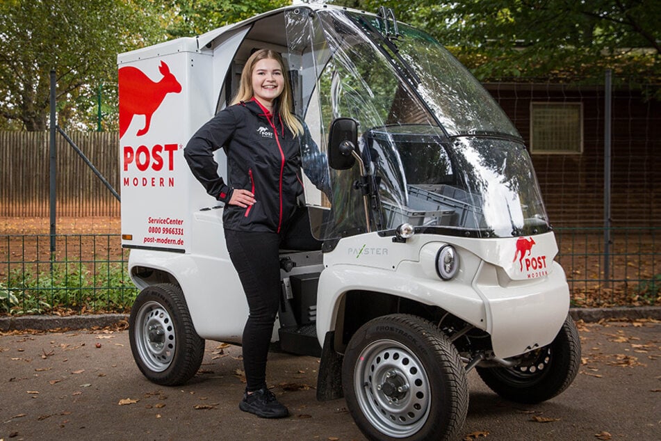 Paula Böhm von Postmodern präsentiert den Paxster - ein Elektro-Zustellfahrzeug.