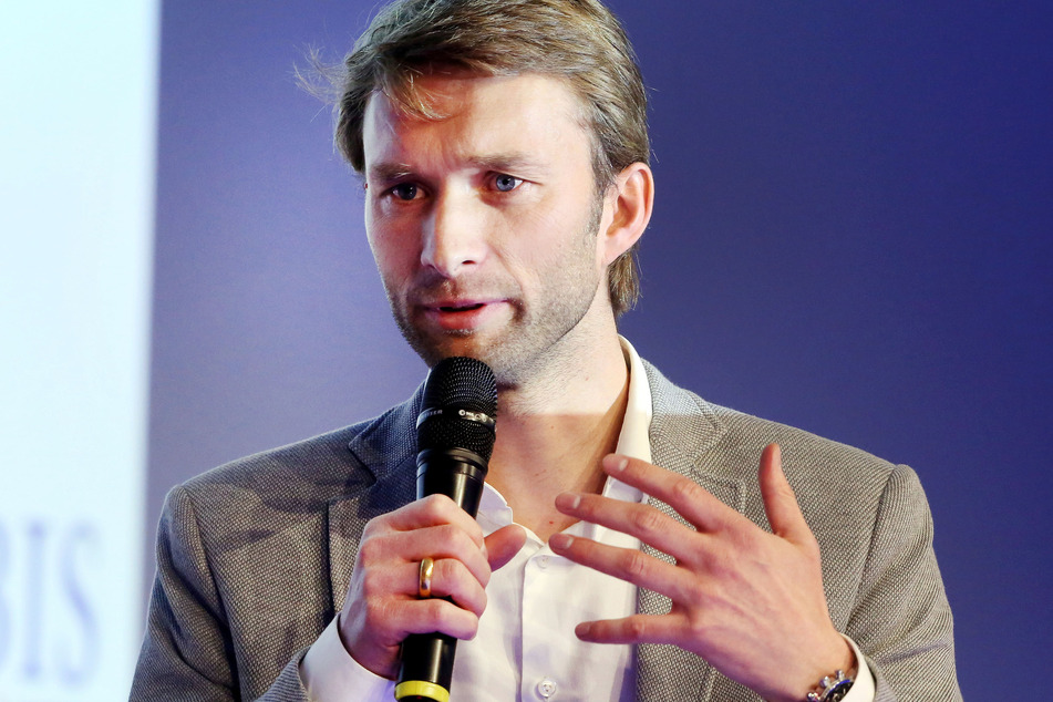 Bayer-Sportdirektor Somin Rolfes (39) glaubt an eine Trendwende unter Hannes Wolf.