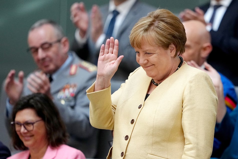 Altkanzlerin Angela Merkel (70) verfolgte den ersten Wahlgang noch auf der Besuchertribüne des Bundestags.
