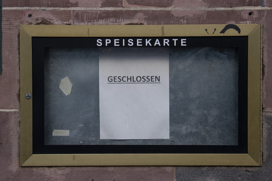 Die Wirtschaftsauskunftei Crif Bürgel warnt vor einer Pleitewelle in der Gastronomie.