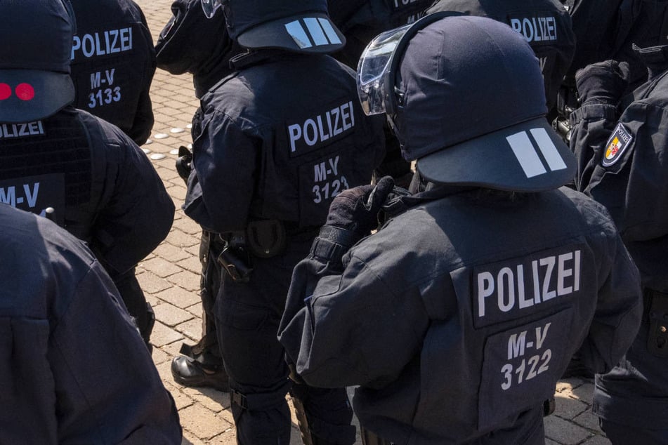 Dem Bürgermeister sei Dank: Polizei crasht rechte "Geburtstagsfeier" mit Reizgas