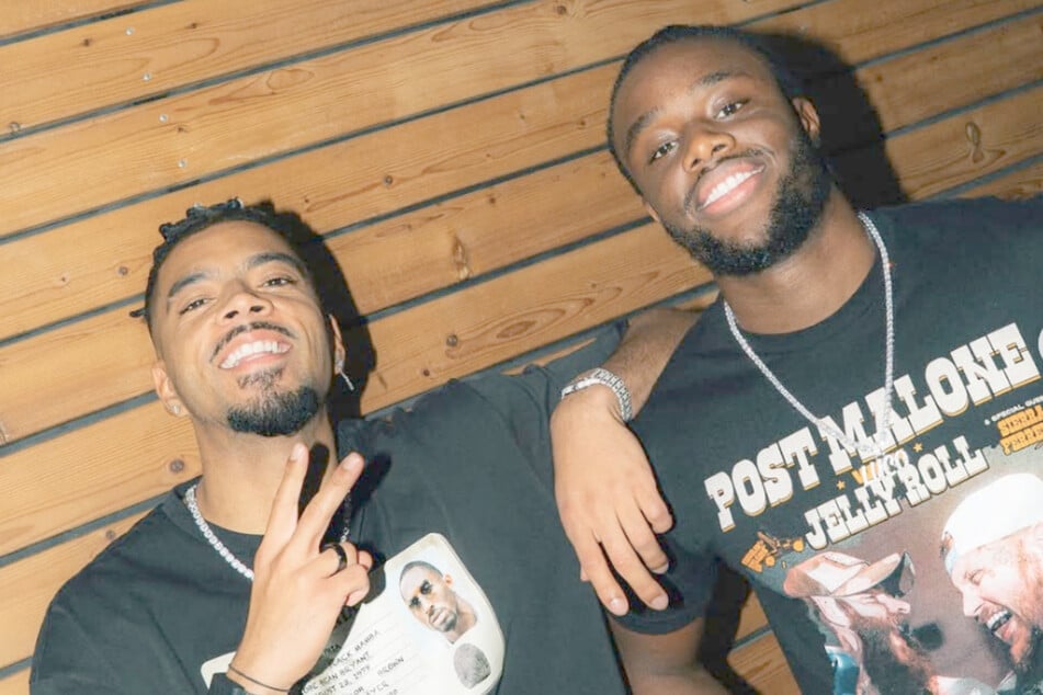 Lucoqui mit seinem Jugendfreund und RB-Spieler Benjamin Henrichs (28, l.).