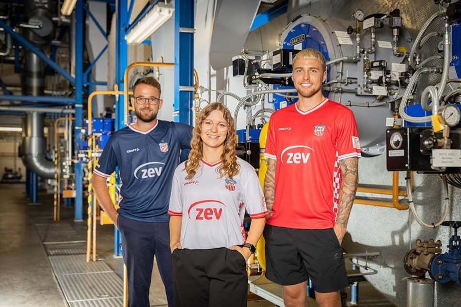 Der FSV Zwickau präsentierte am Mittwoch eine komplett einheitliche Linie von Heim-, Auswärts- und Ausweichtrikots.