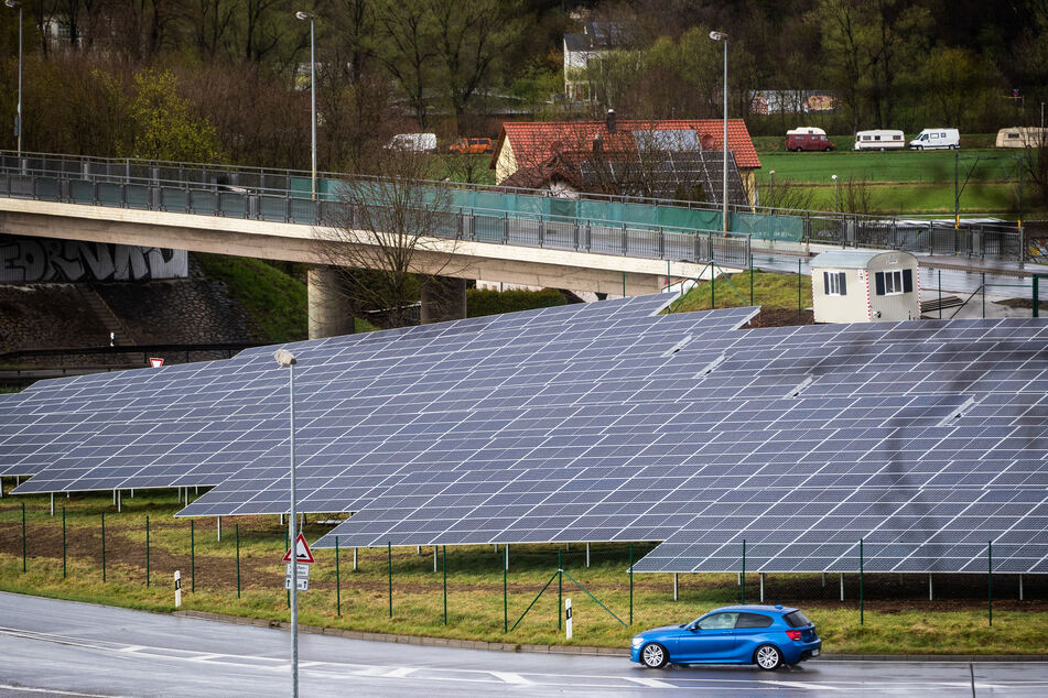 Am Solarpark "Lustnauer Ohren" entsteht die derzeit größte Fotovoltaik-Anlage!