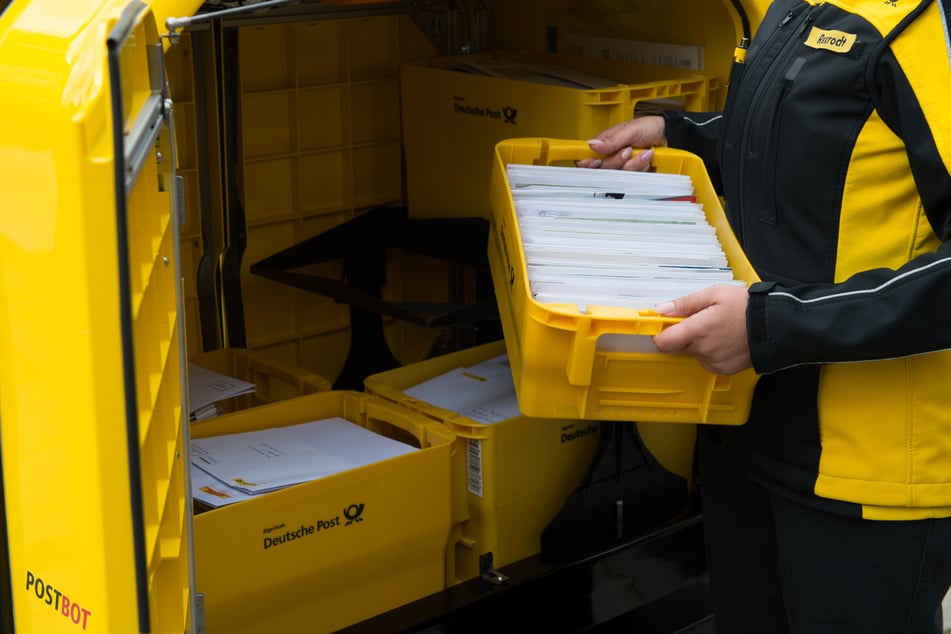 An einem Sonnabend wurden einem Mann 1700 Briefe vom Finanzamt zugestellt. Der Inhalt war überraschend ähnlich, der Schreck beim Empfänger groß. (Symbolbild)