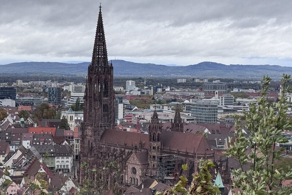 Tausende Haushalte ohne Strom: Unwetter legt Stadt in BaWü lahm