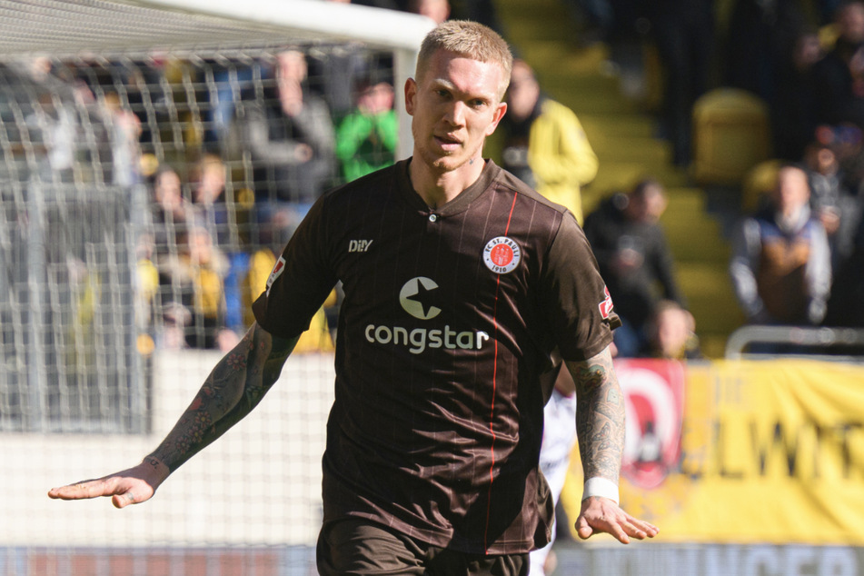 Der FC St. Pauli ließ den Vertrag mit Simon Makienok (31) im Sommer auslaufen.
