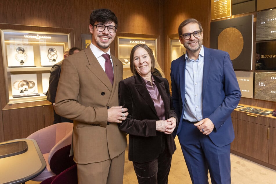 Scott Wempe (29) und Kim Eva Wempe (63) haben mit Ralf Pfeiffer (54, r.) einen Geschäftsführer in Dresden, der den Umbau souverän organisierte.