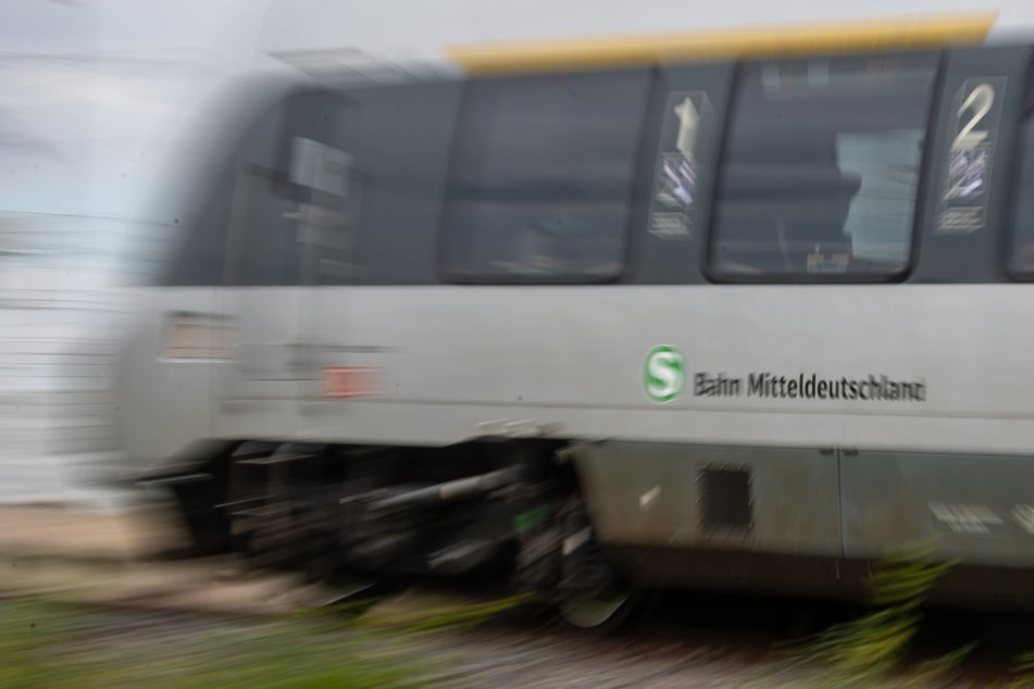 Die S-Bahnstrecke zwischen Leipzig und Zwickau muss teilweise gesperrt werden. (Symbolbild)