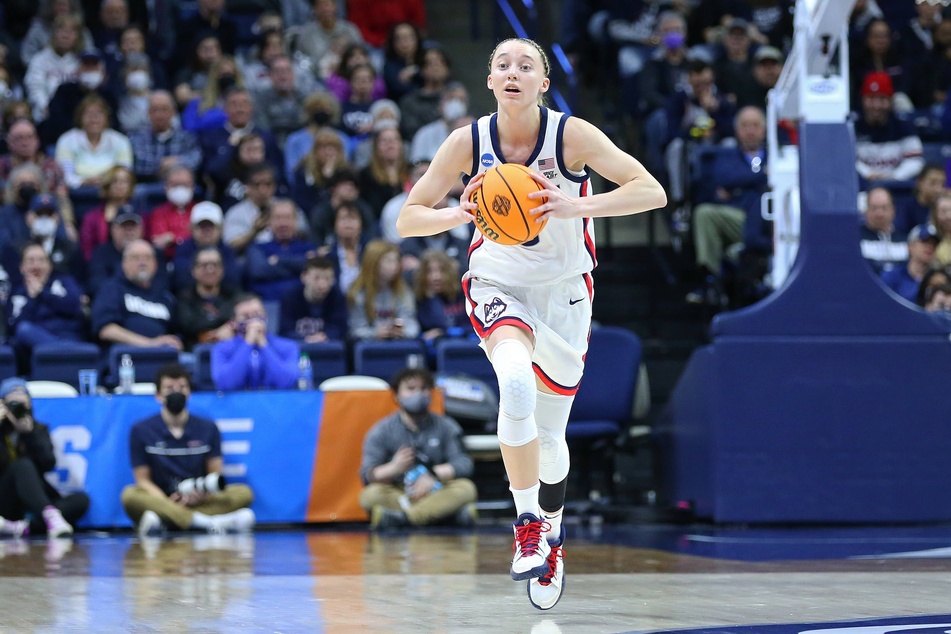Huskies guard Paige Bueckers led her team with 14 points against Stanford.