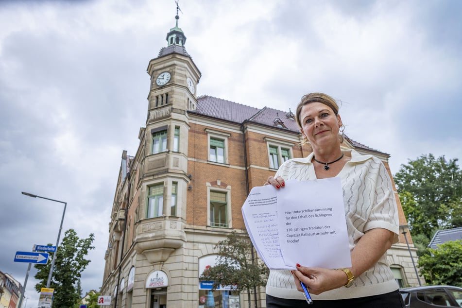 Apothekerin Claudia Meerz (53) hatte Unterschriften gesammelt, damit die Glocke weiterhin schlagen kann.