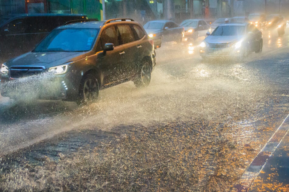 Polizei im Dauereinsatz! Regen auf A4 und A72 sorgt für zahlreiche Unfälle