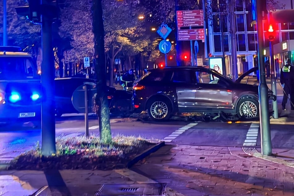 Ein 40-Jähriger brach sich bei dem Unfall einen Unterarm.
