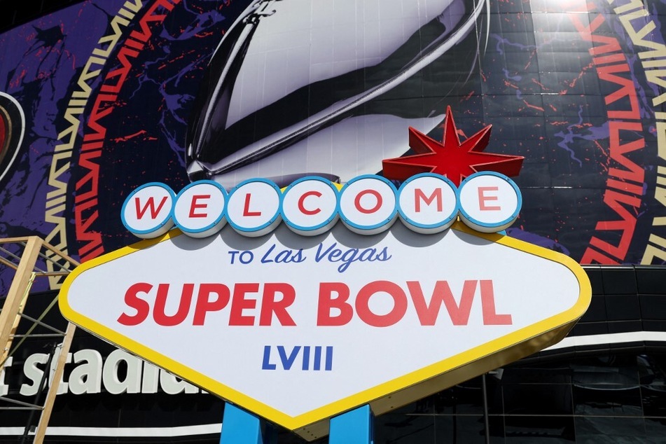 The Kansas City Chiefs are hoping to defend their Super Bowl title with a win against the San Francisco 49ers.
