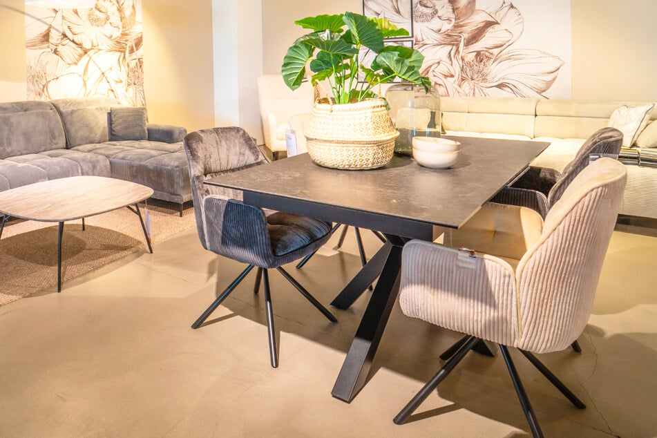 Möbel Ehrmann verkauft Betten, Sofas und Leuchten 30 Prozent günstiger