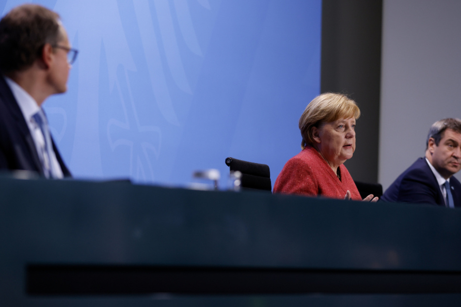 Berlins Regierender Bürgermeister Michael Müller (55), Kanzlerin Angela Merkel, (66, CDU), und der Bayrische Ministerpräsident Markus Söder (53, CSU) bei den Beratungen.