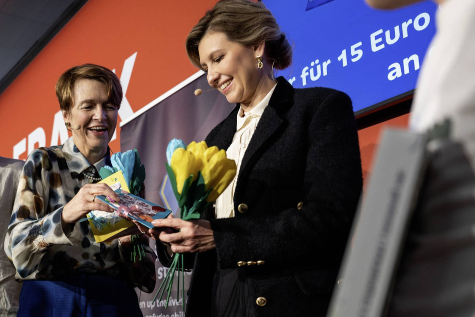 Die First Ladies Deutschlands und der Ukraine: Elke Büdenbender (61, l.) und Olena Selenskyj (45), stellen auf der Frankfurter Buchmesse das Buch- und Hörbuchprojekt "Better Time Stories" vor.