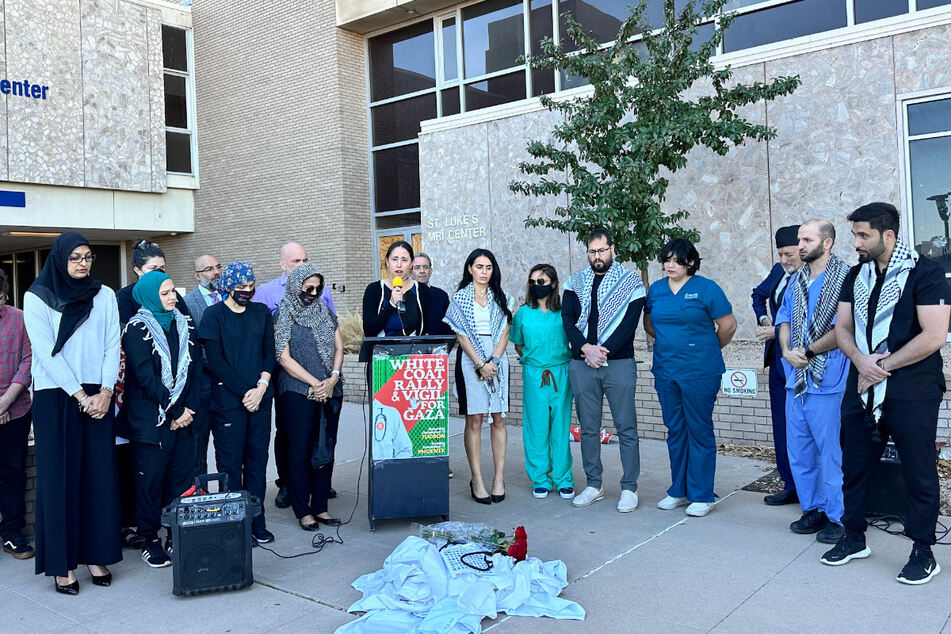 Arizona health care providers lay down their white coats in honor of doctors, dentists, and medical students killed in the Israeli assault on Gaza.